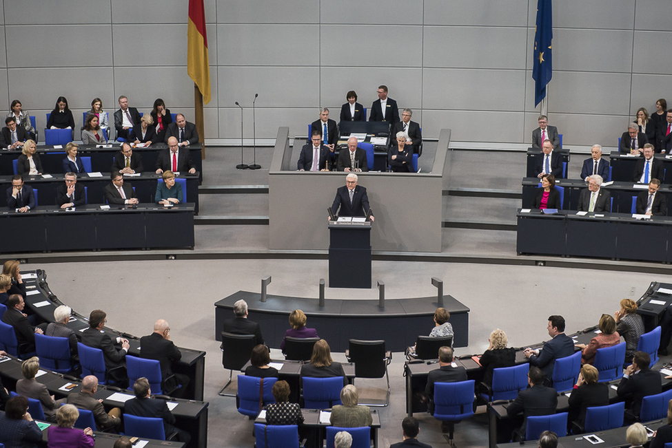 Bundespräsident Frank-Walter Steinmeier hält eine Rede im Plenarsaal des Reichstagsgebäudes anlässlich seiner Vereidigung bei einer gemeinsamen Sitzung von Bundestag und Bundesrat in Berlin